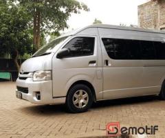 Rental Hiace Surabaya Murah untuk Rombongan